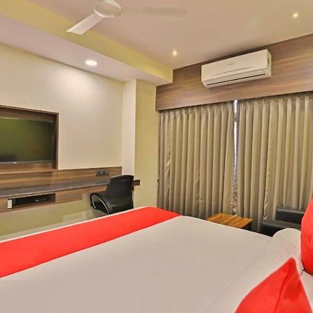 Genx Surat By 1589 Hotels Palsana  ภายนอก รูปภาพ