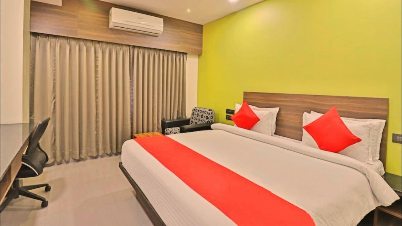 Genx Surat By 1589 Hotels Palsana  ภายนอก รูปภาพ